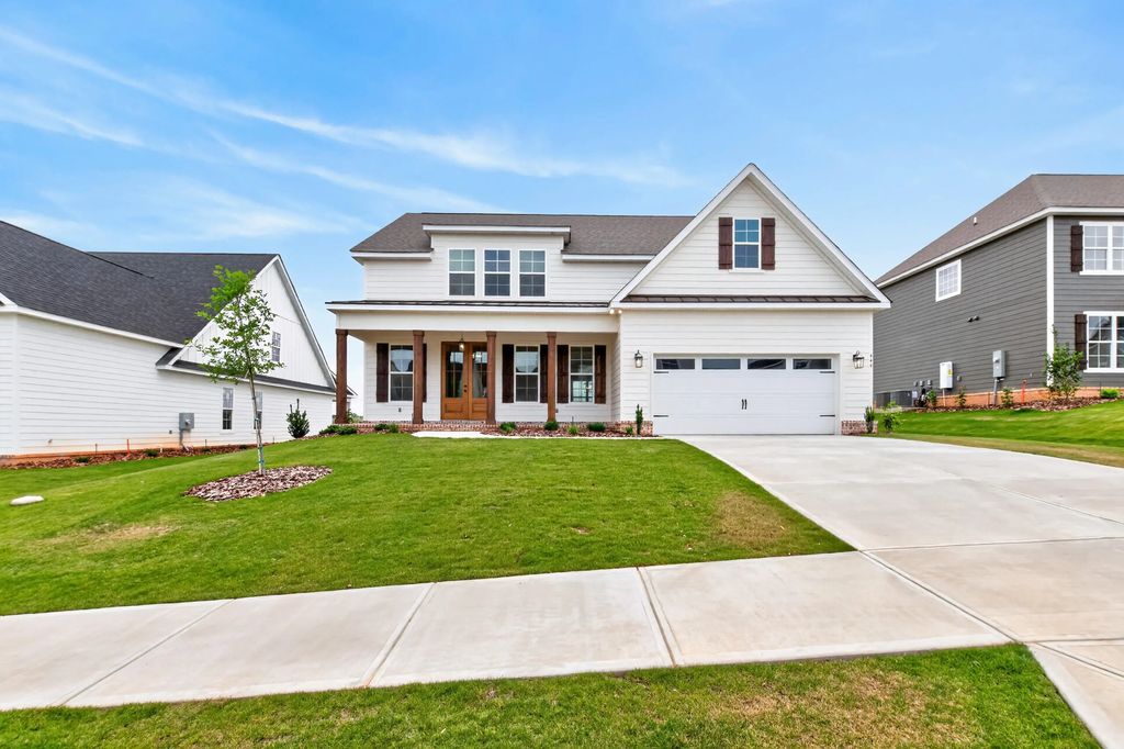 444 Woodlawn St. Street, Columbia