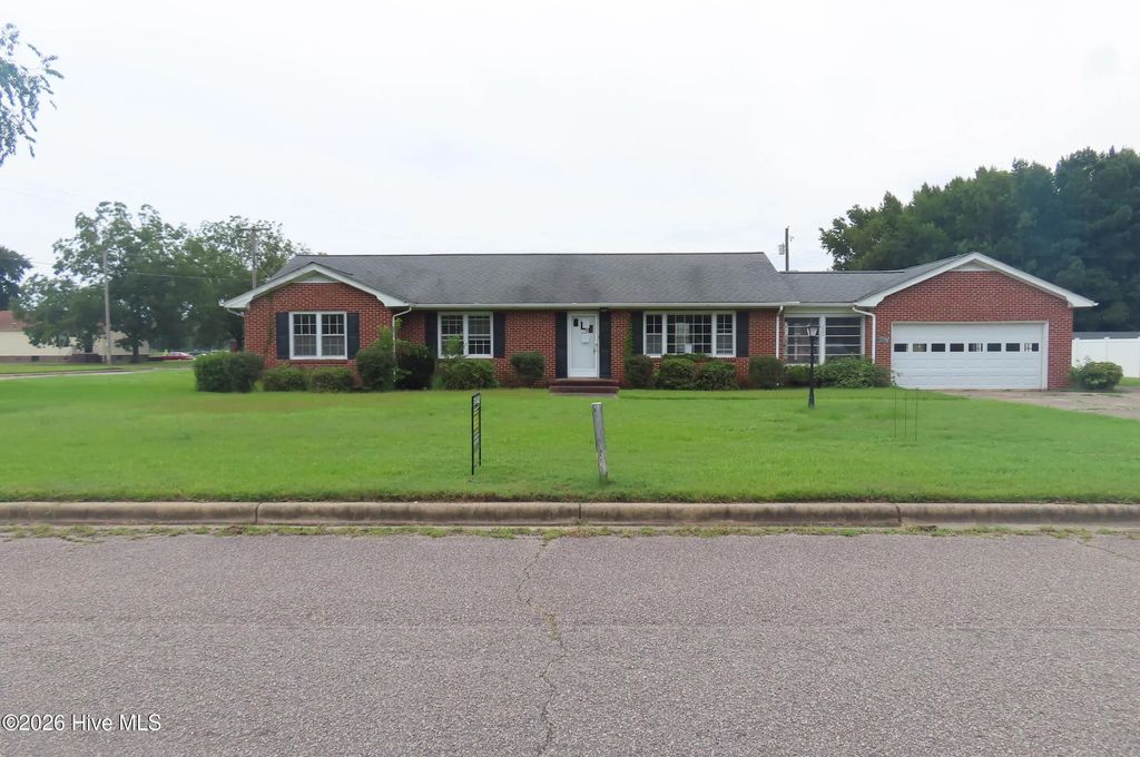 222 Sunset Drive, Hertford