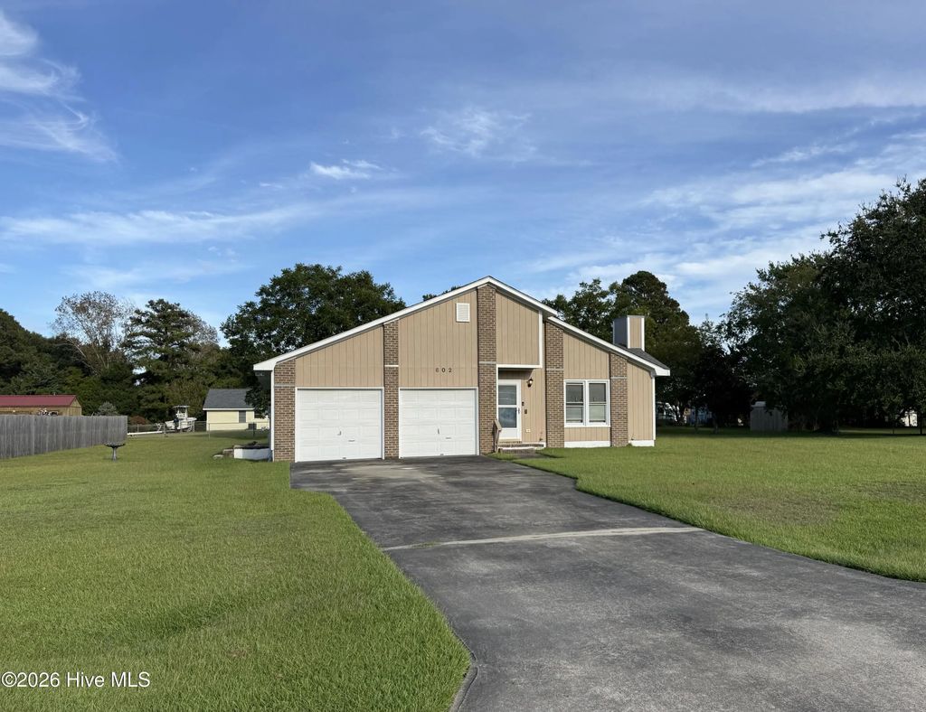 602 Farm Court, Morehead City
