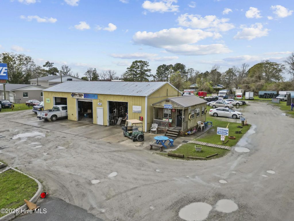 1215 Us 17 Highway N, New Bern