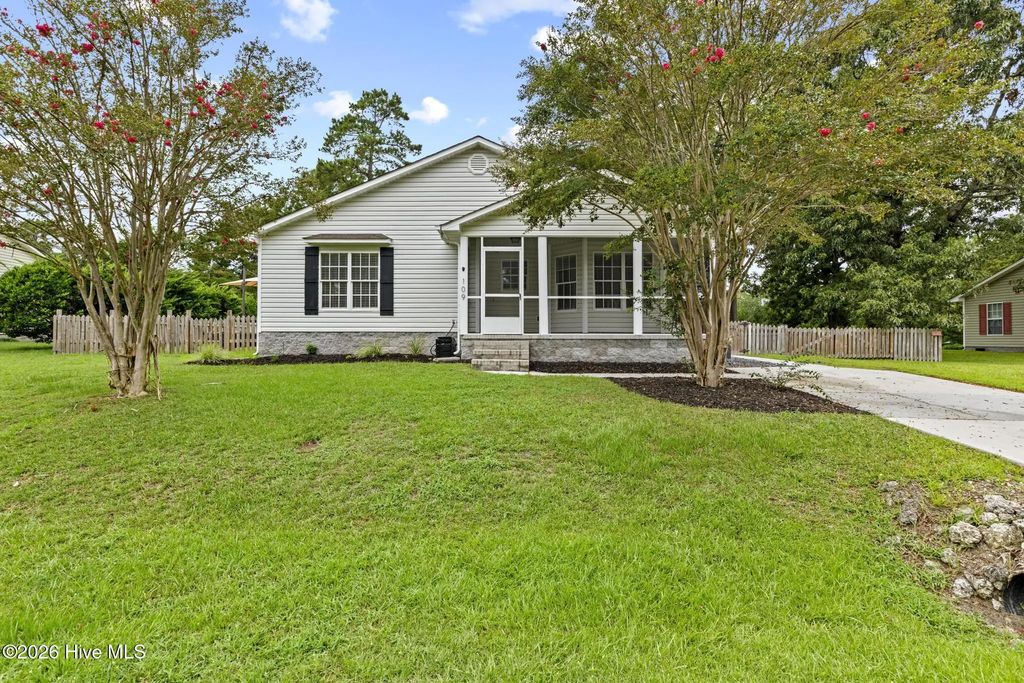 109 Halls Creek Drive, Swansboro
