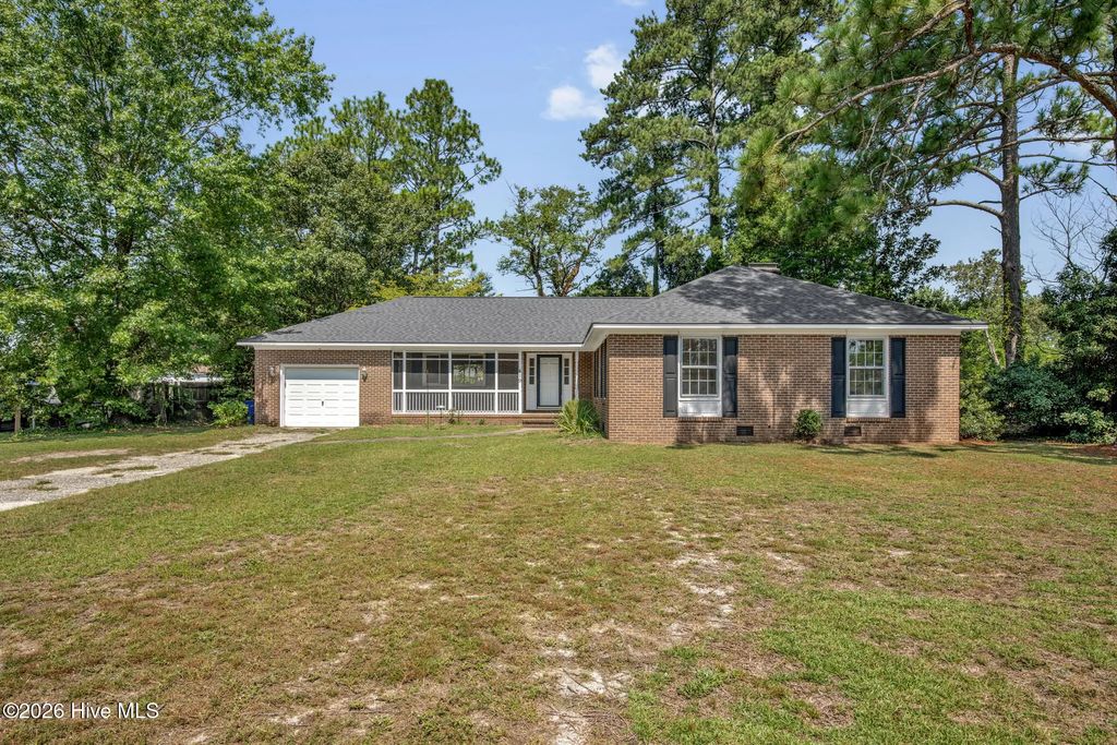 419 Dunmore Road, Fayetteville