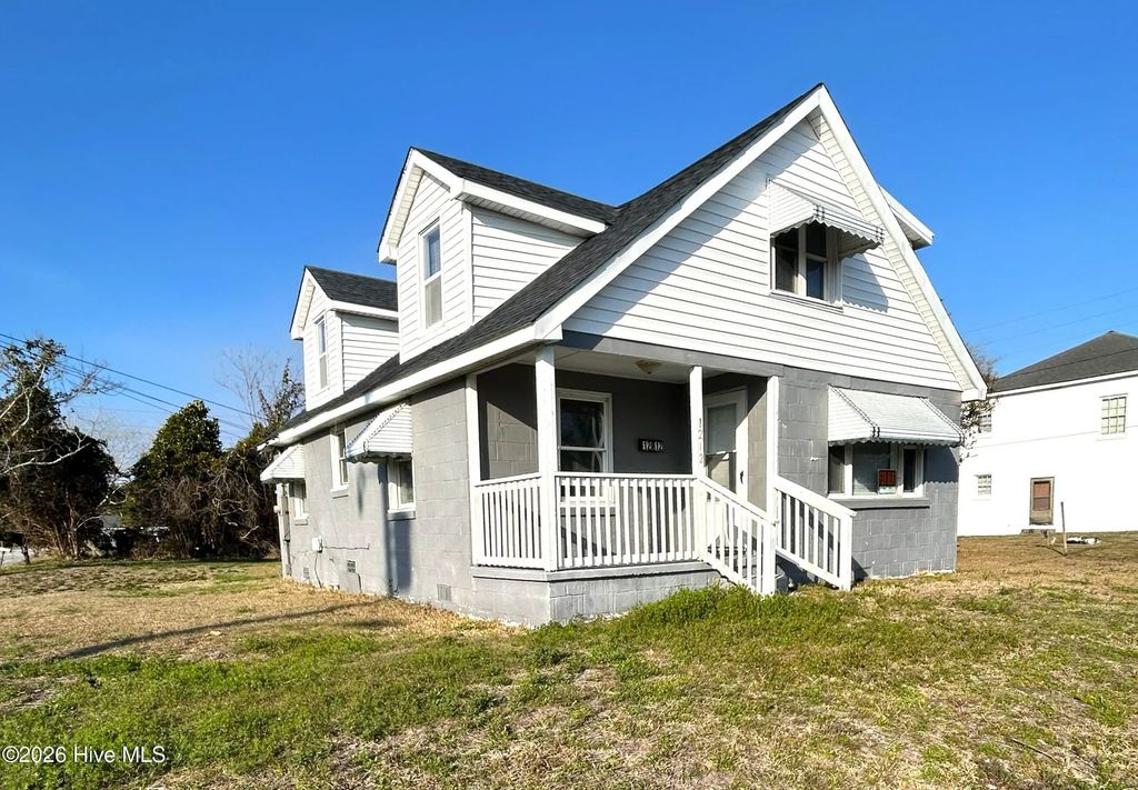 1212 Fisher Street, Morehead City