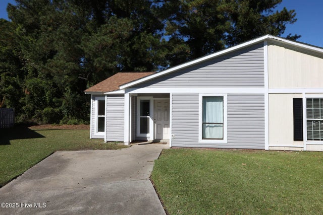125 Village Circle, Jacksonville