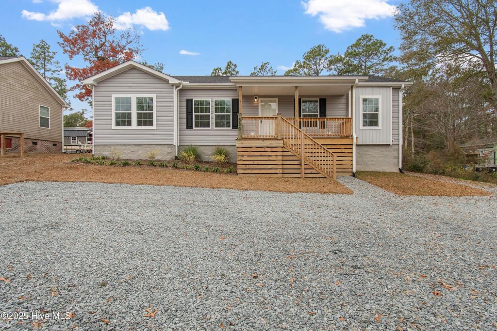 530 Sioux Road, Southport