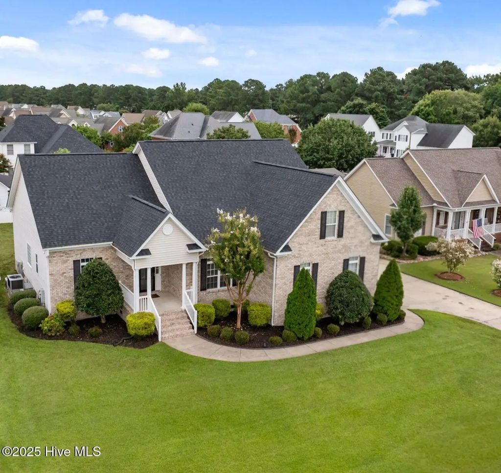 2243 Black Horse Lane, Winterville