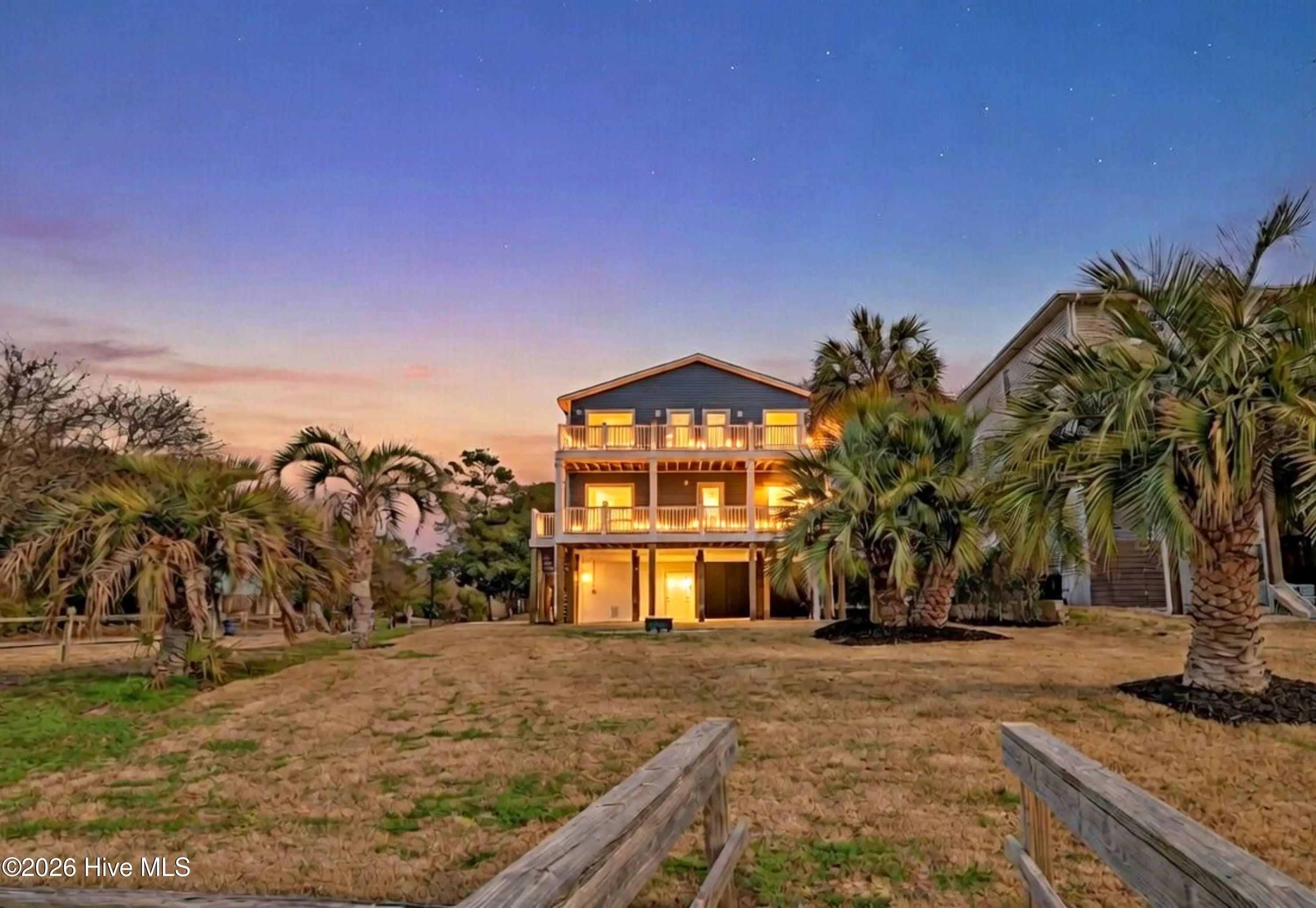 102 Sw Yacht Drive, Oak Island Wooded