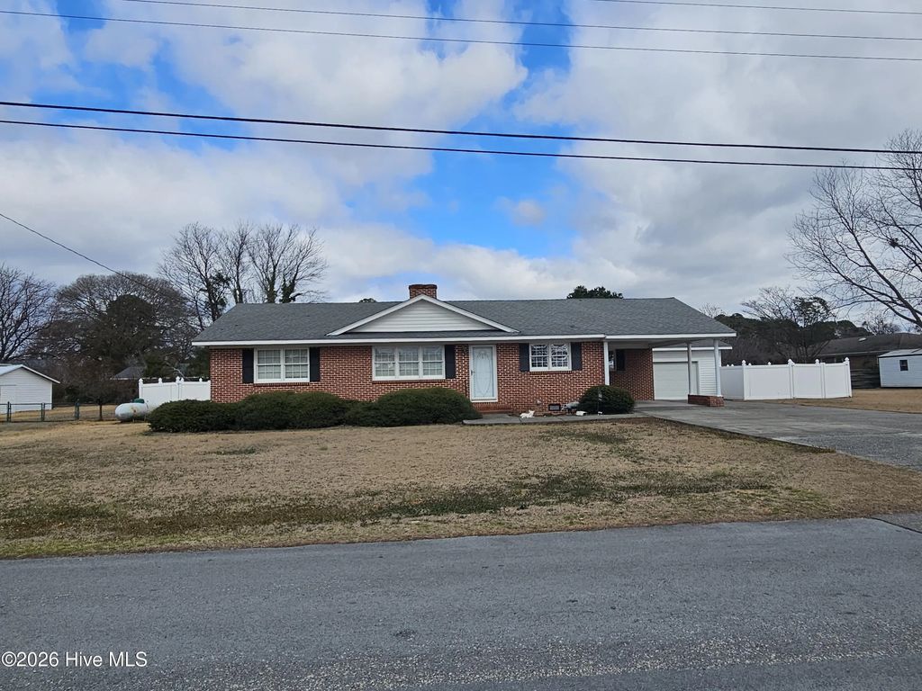 309 Fairfax Street, Clinton