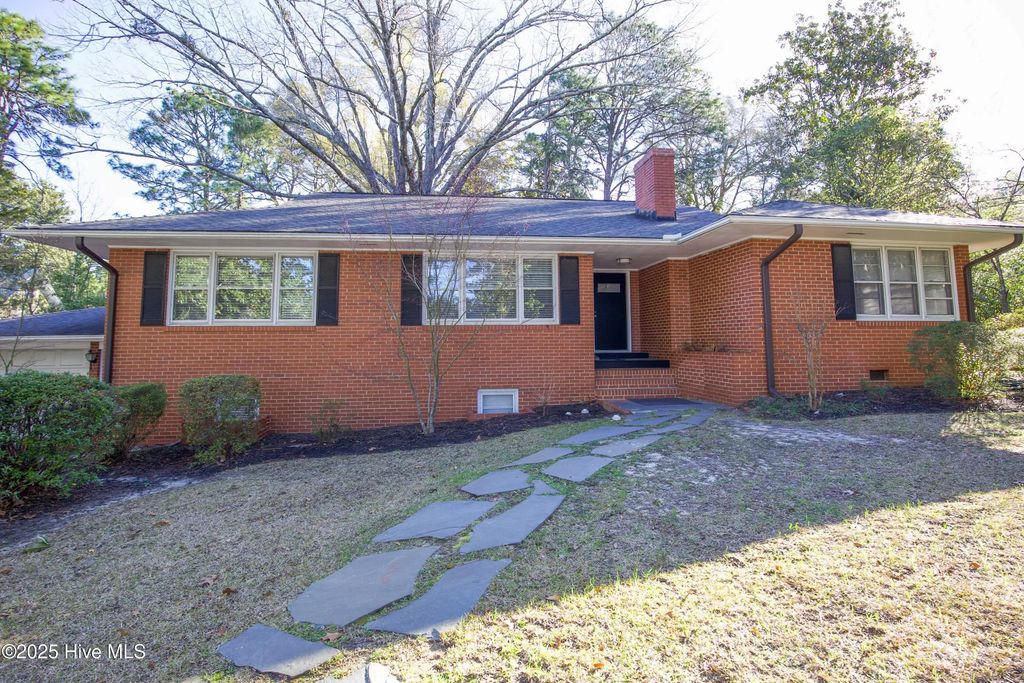 345 E New Hampshire Avenue, Southern Pines