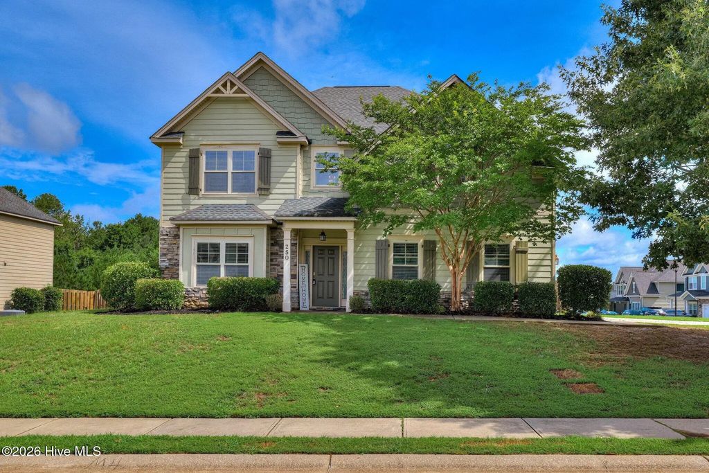 250 Wentworth Place, Columbia