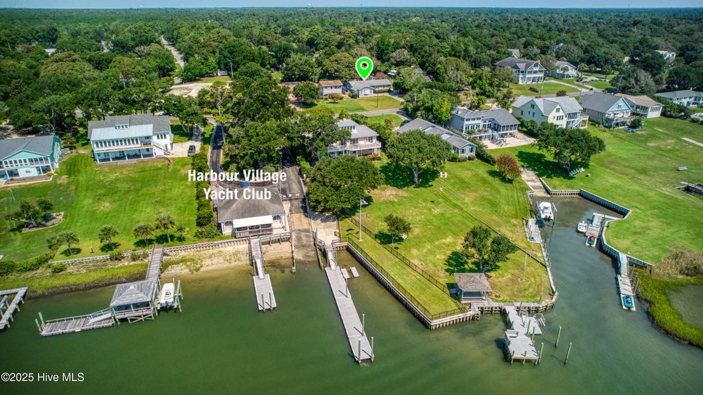 1966 Kings Landing Road, Hampstead