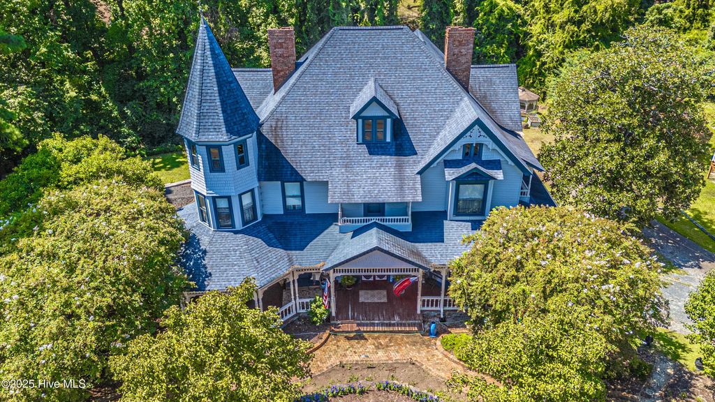 301 Mcreynolds Street, Carthage