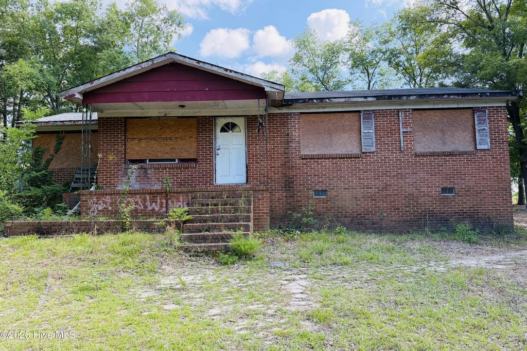 176 Wiggins Road, Rockingham