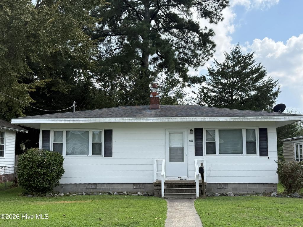 1011 Maple Street, Elizabeth City