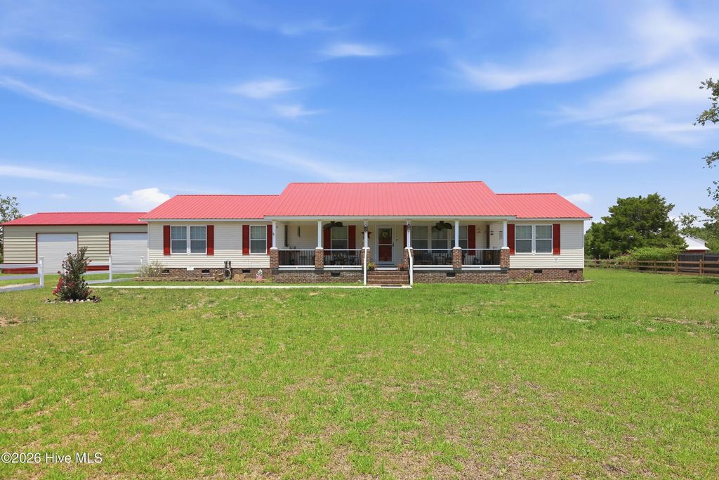 1325 Elizabeth Lane, McColl