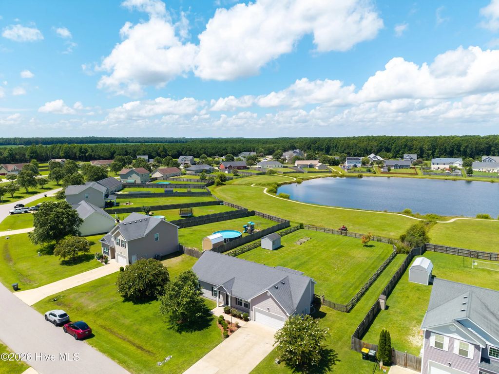 173 Laurel Woods Way, Currituck