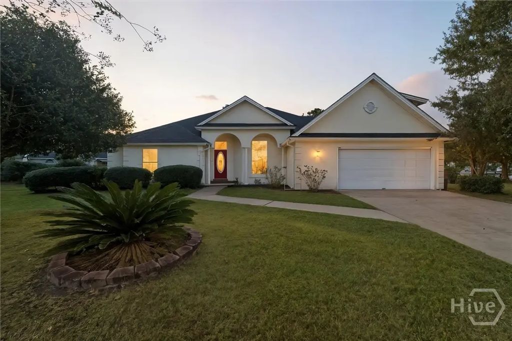121 Summer Winds Drive, Savannah