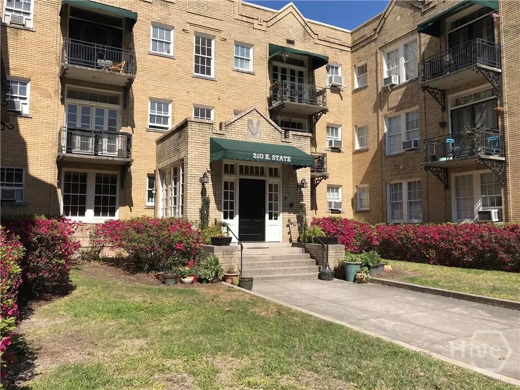 210 E State Street, Savannah