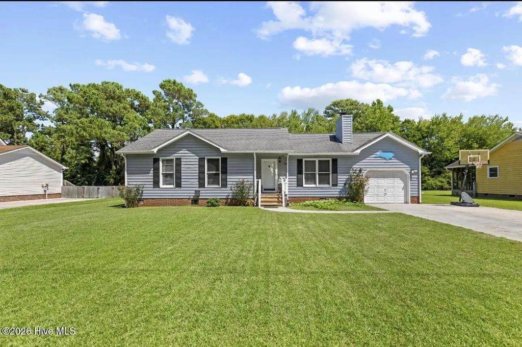 129 Foster Creek Court, Swansboro