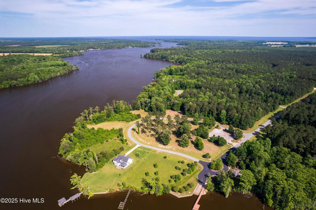 348 Plantation Circle, Edenton