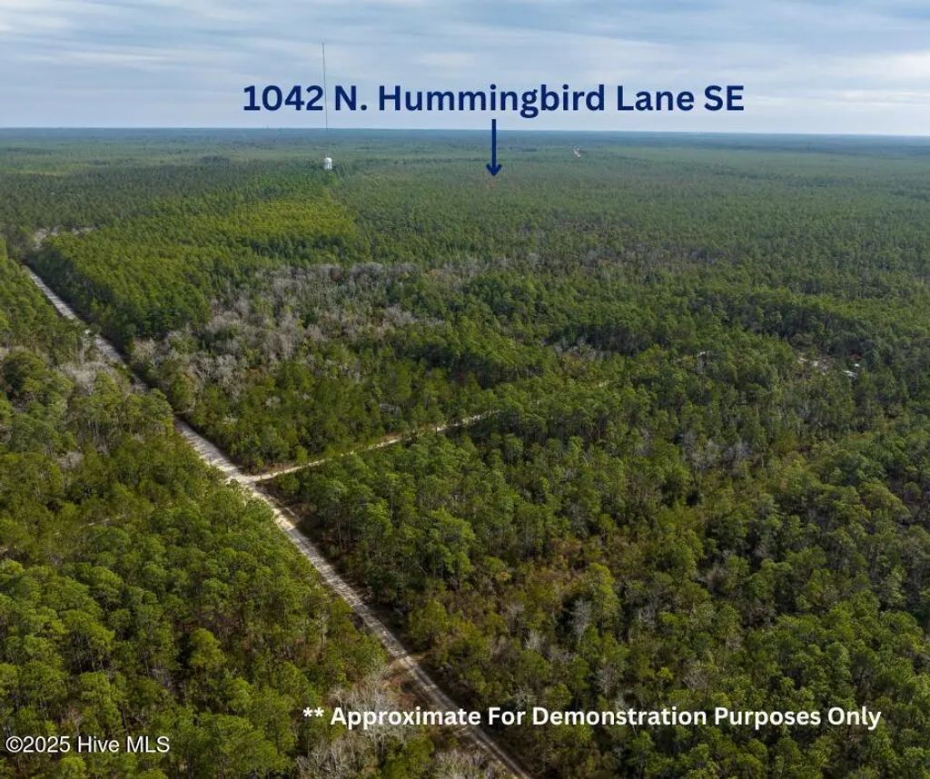 1042 N Hummingbird Lane Se, Southport