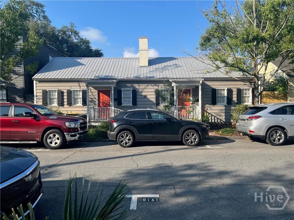 555 E Harris Street, Savannah
