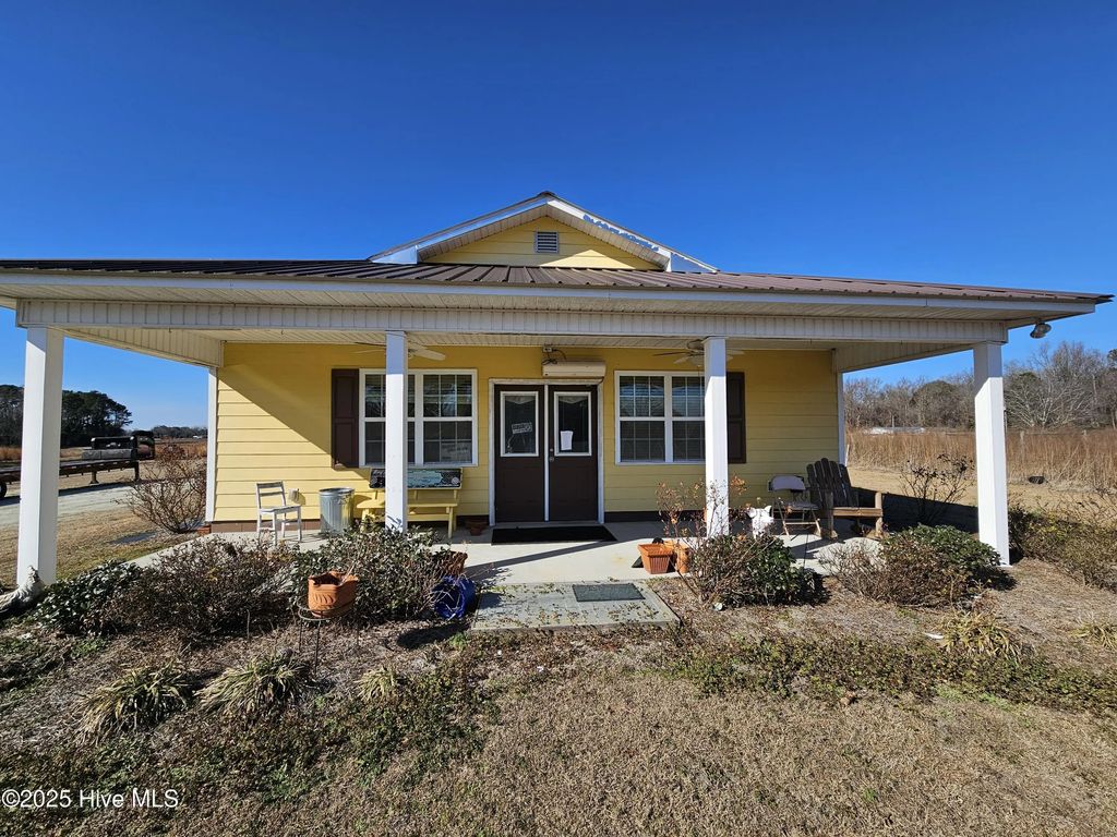 1752 Lyman Road, Chinquapin