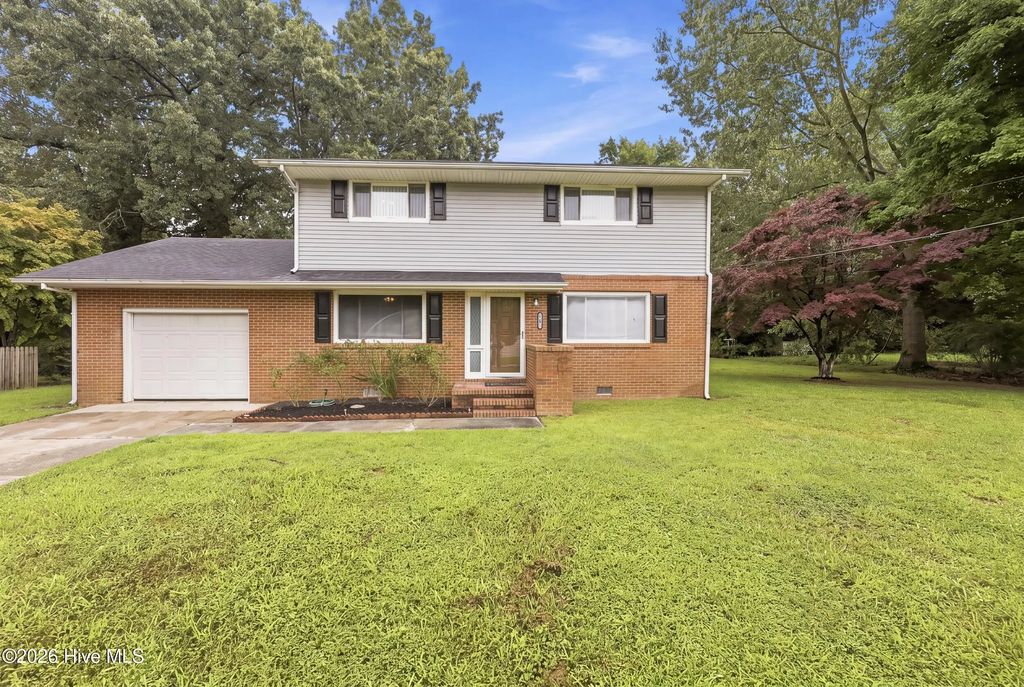 1700 Crescent Drive, Elizabeth City