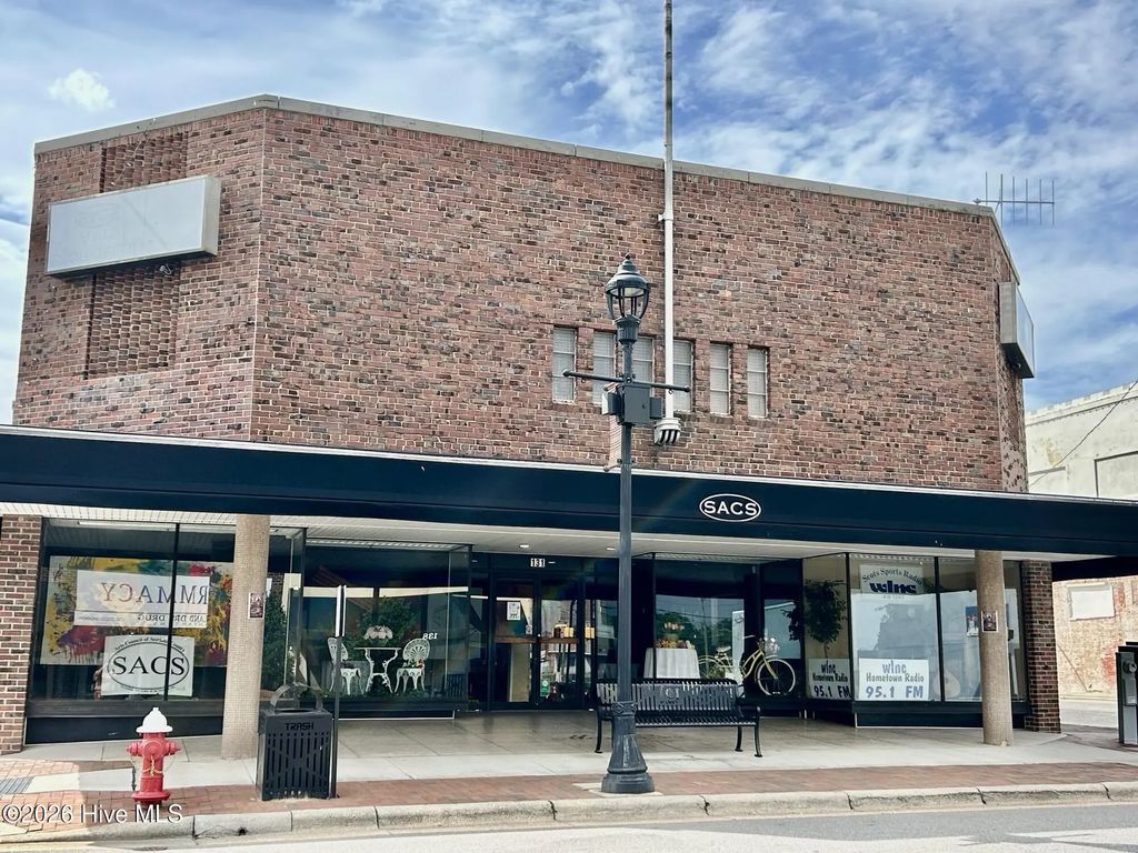 131 S Main Street, Laurinburg