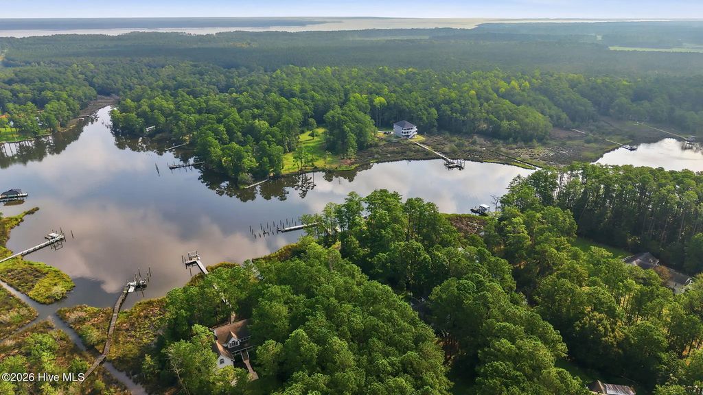 448 Bay Shores Road, Merritt