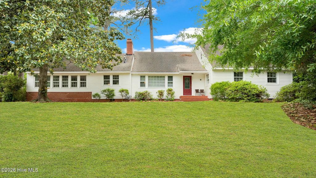 1902 Sherwood Drive, Greenville
