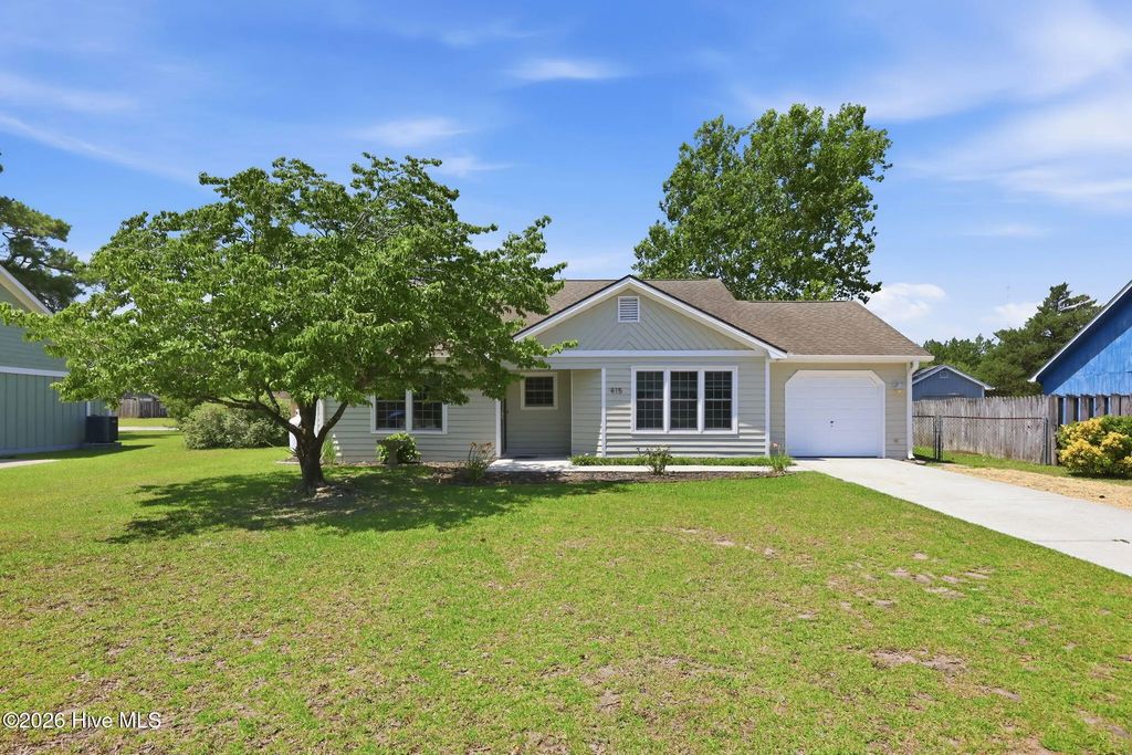 415 Red Fox Trail, Newport