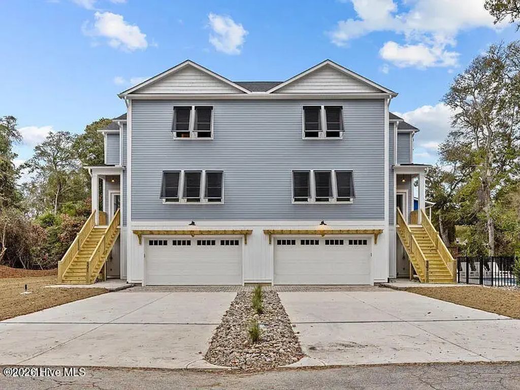 331 Live Oak Street South, Emerald Isle