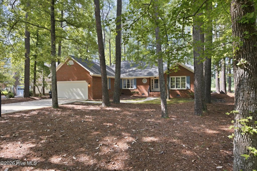307 Augusta Court, New Bern