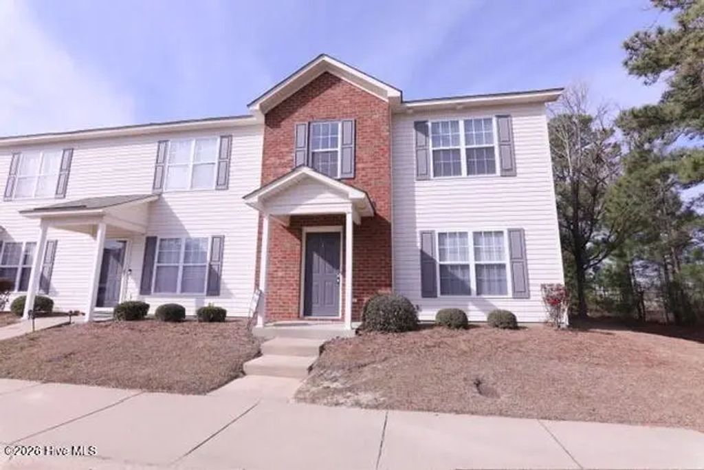 4225 Dudleys Grant Drive J, Winterville
