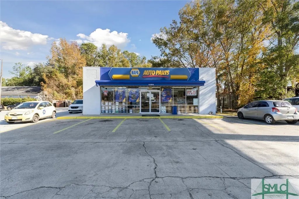 1564 Dean Forest Road, 