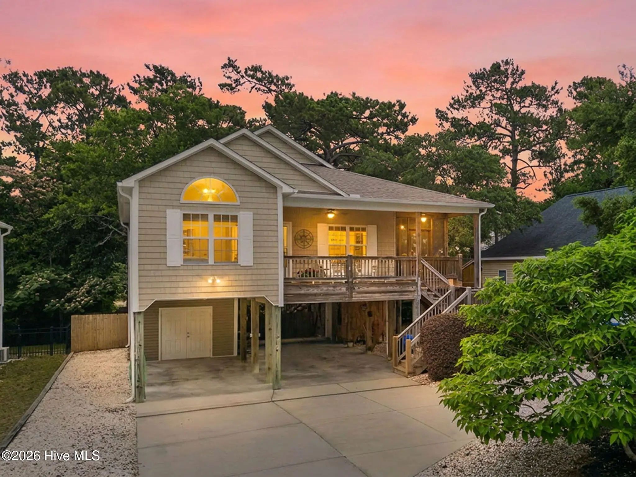 306 Ne 46th Street, Oak Island