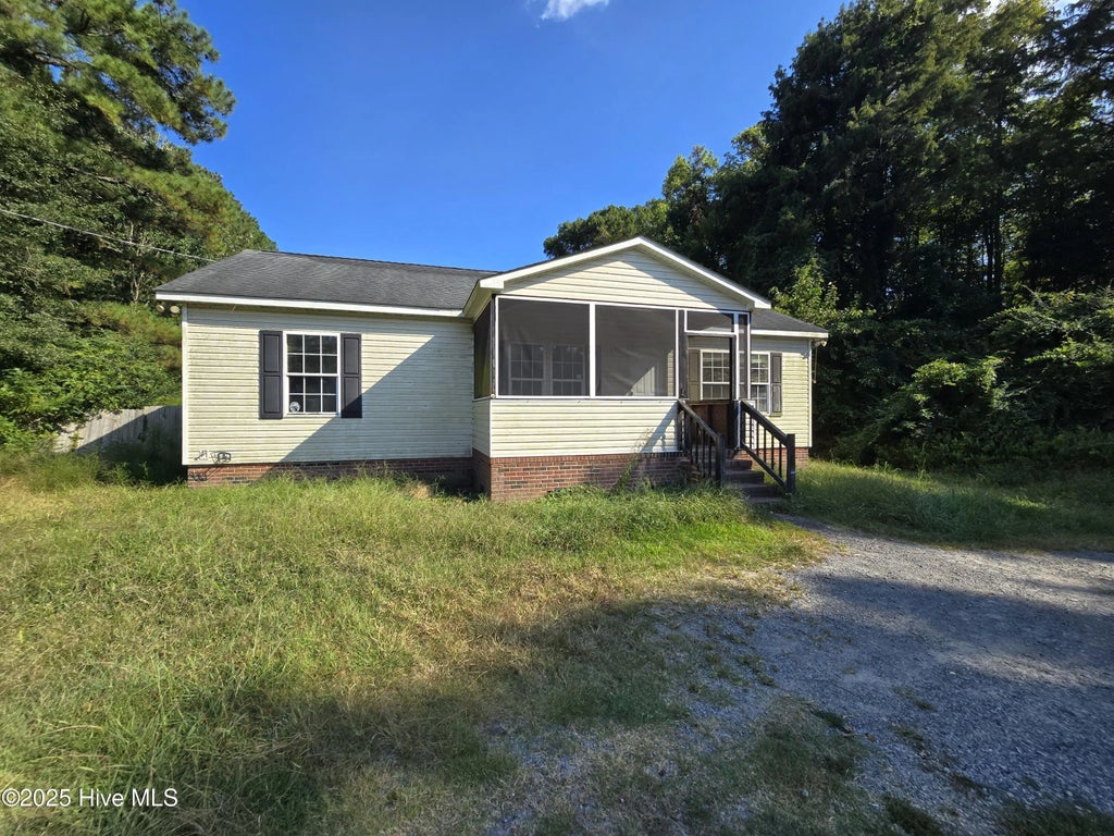 586 Old Us 17, Elizabeth City