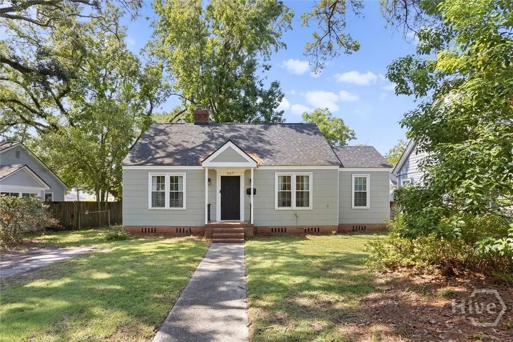 307 Columbus Drive, Savannah