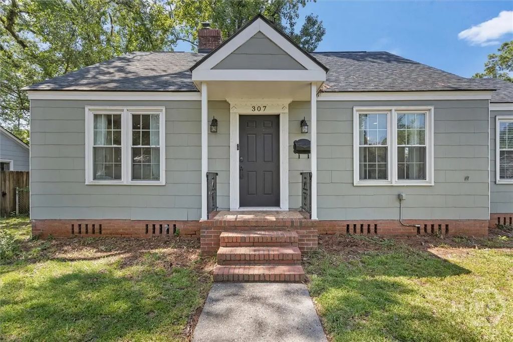 307 Columbus Drive, Savannah
