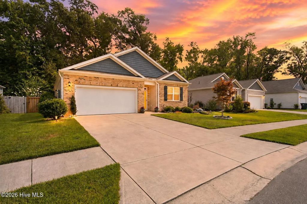 348 Windy Woods Way, Wilmington