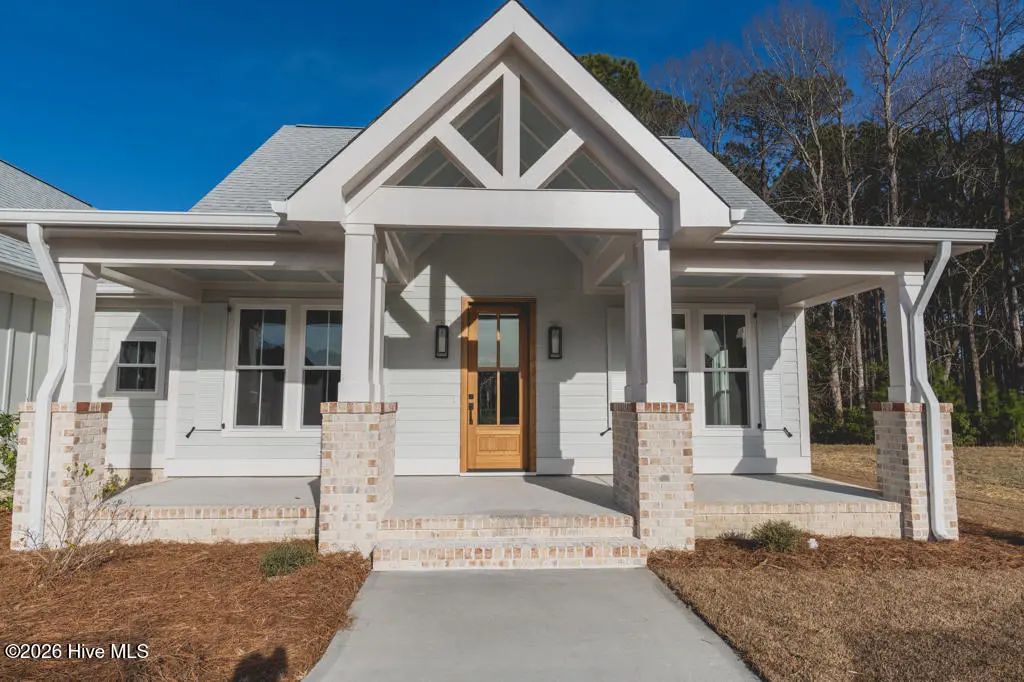 128 W Burton Farm Drive, Minnesott Beach