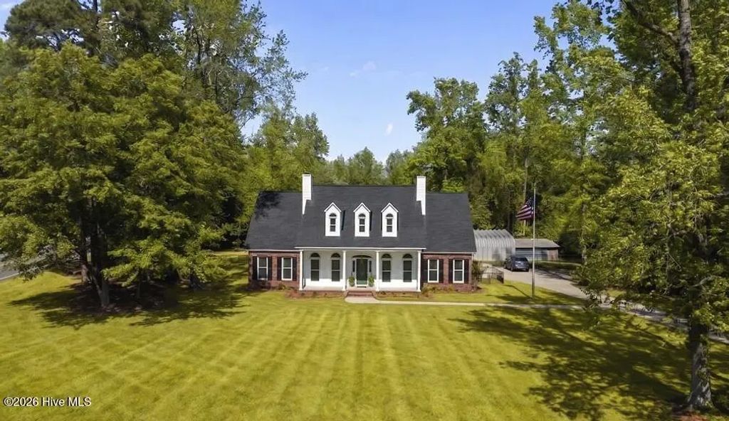 1096 Dean Road, Saint Pauls