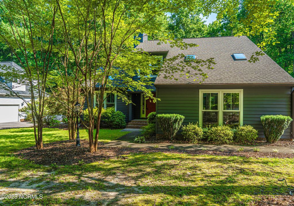 145 Sandhurst Place, Southern Pines