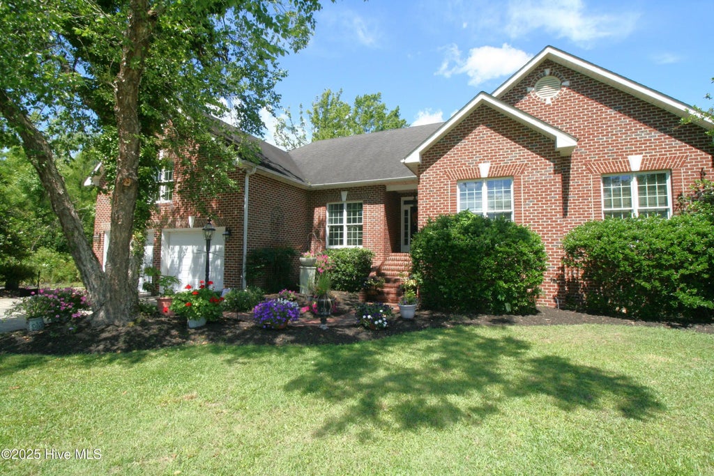 141 N River Road, Plymouth