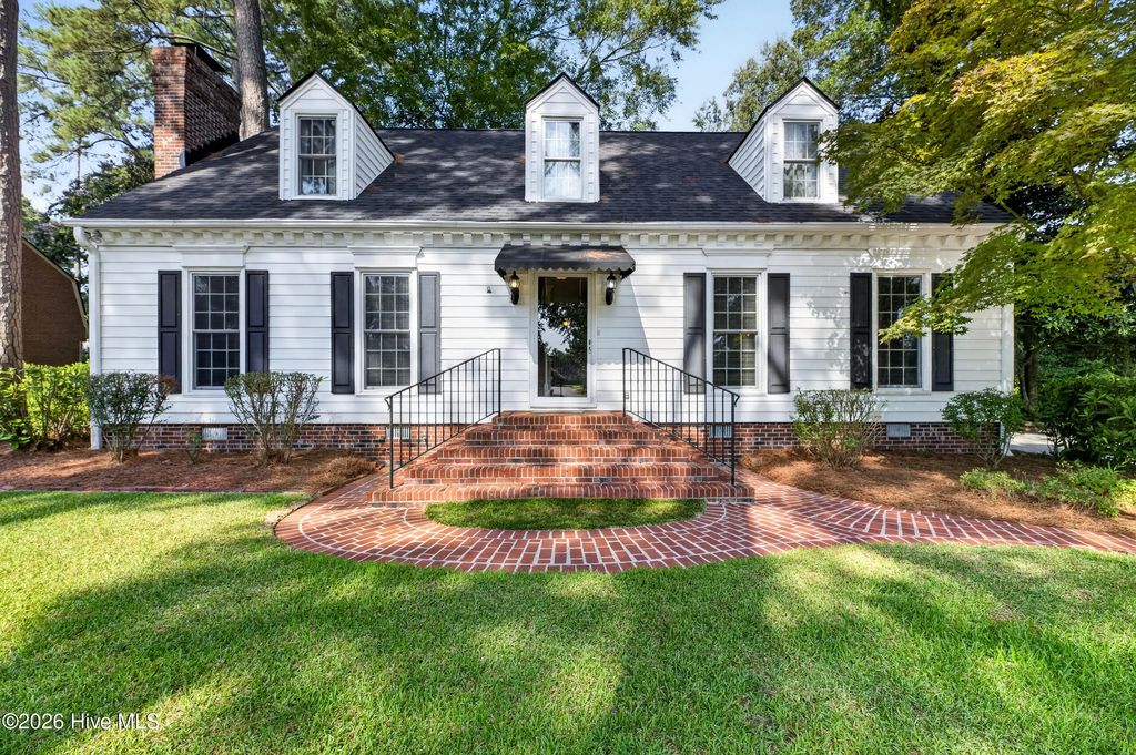202 Queen Annes Road, Greenville