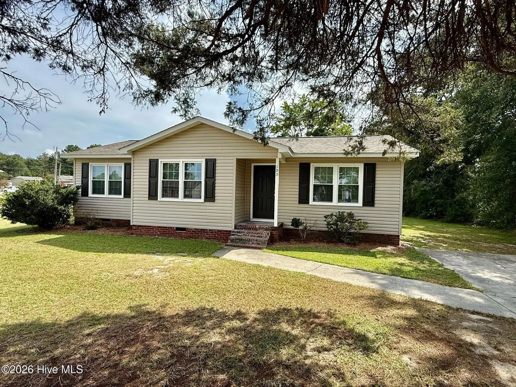103 Ellenton Avenue, Hamlet