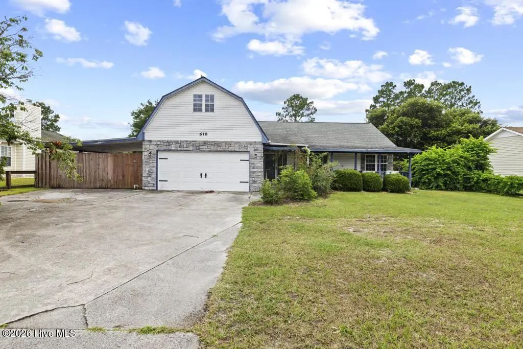 618 Sand Ridge Road, Hubert