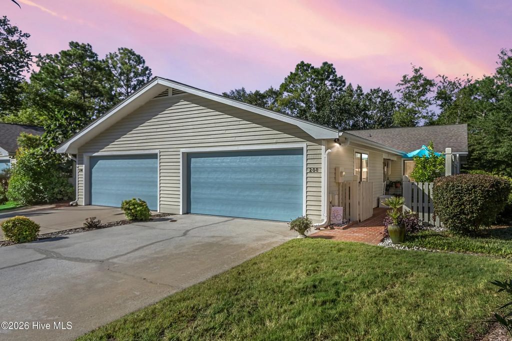 208 Inland Greens Circle, Wilmington
