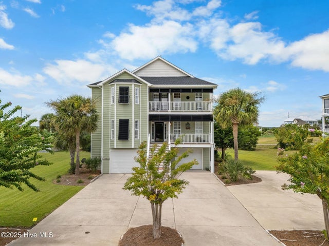 8304 Lakeview Drive, Wilmington